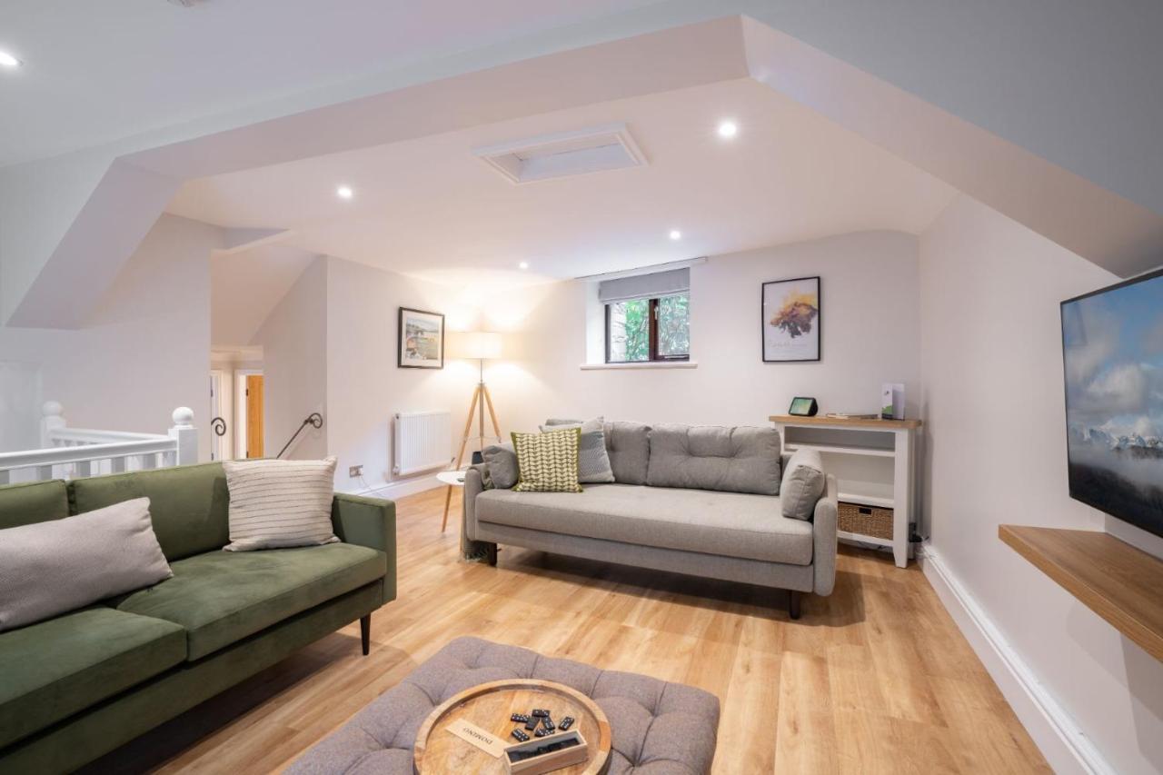 Spacious Property With Waterfall View By Letmestay 앰블사이드 외부 사진