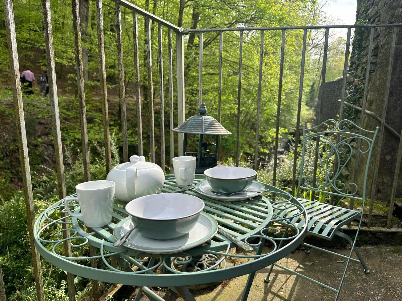 Spacious Property With Waterfall View By Letmestay 앰블사이드 외부 사진